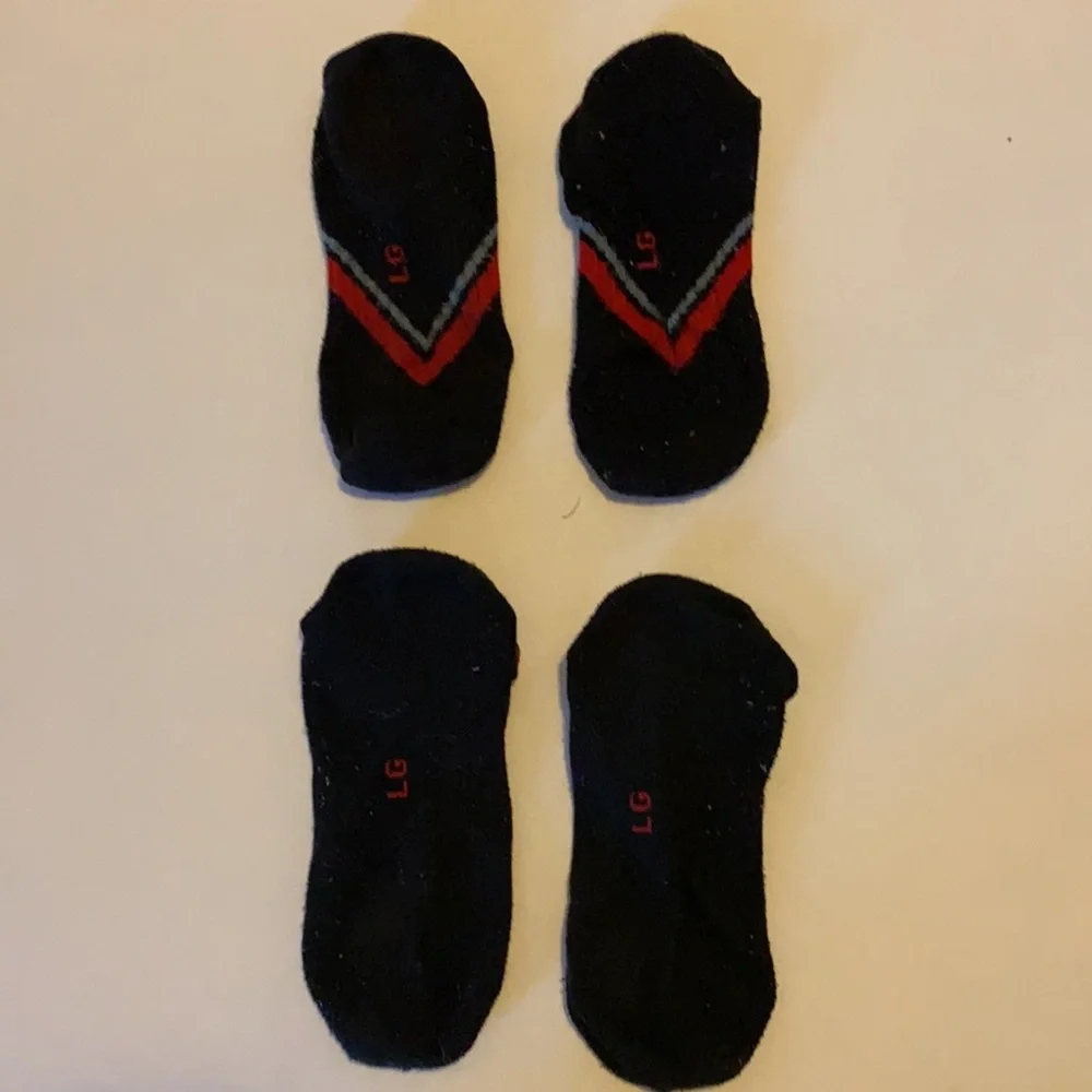 UNDER ARMOUR UA 2 Pairs Low Footies Black Red L Large $20 EUC